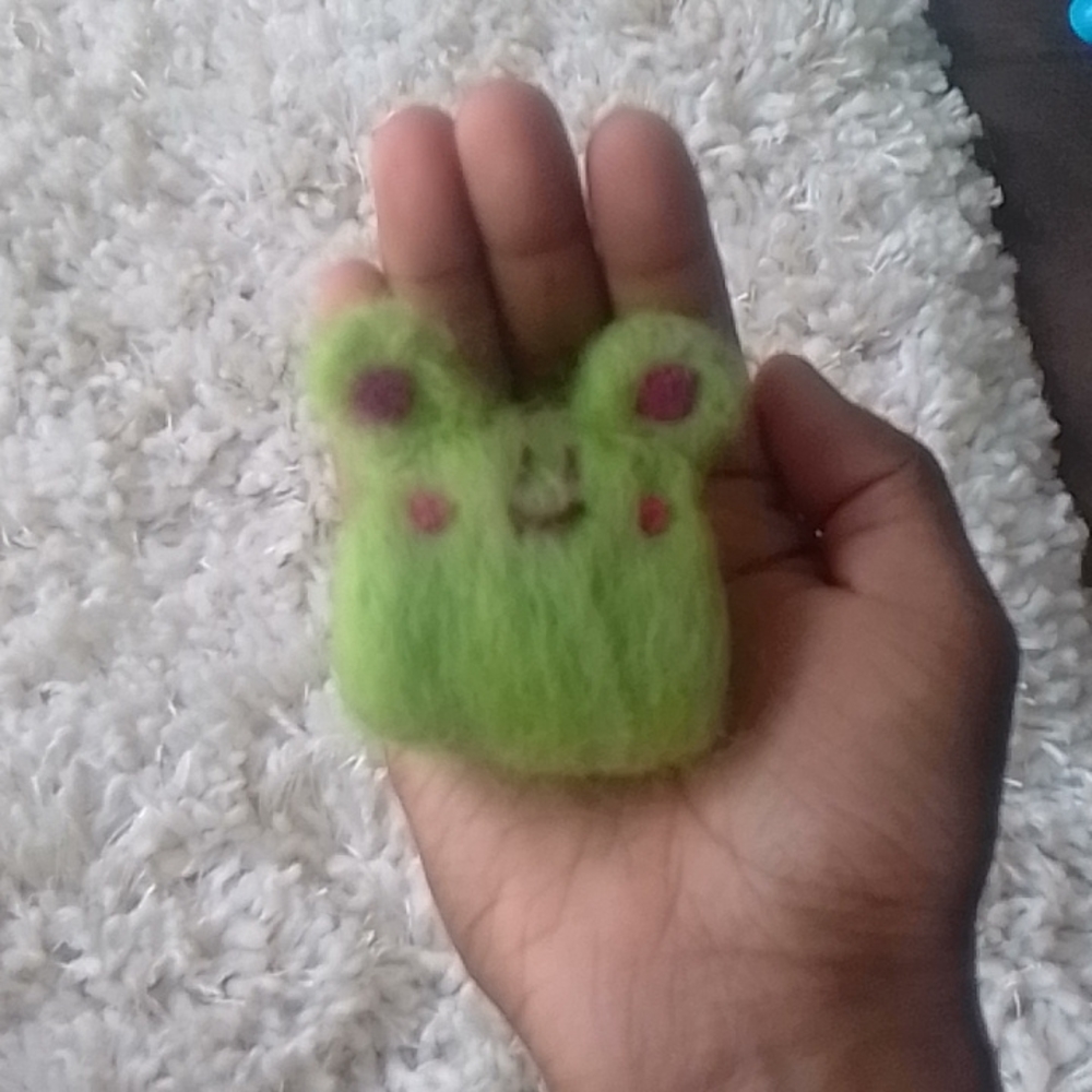 Felt frog - Picture 3 of 3